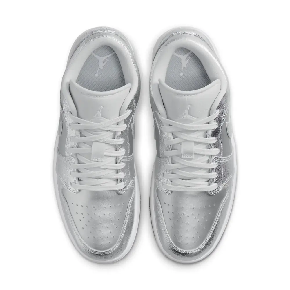 Jordan 1 Low SE Metallic Silver görsel 3