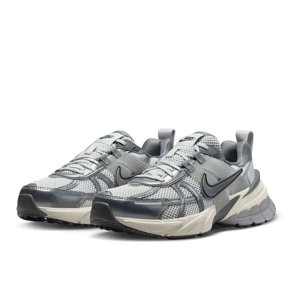Nike V2K Running Wolf Grey görsel 2