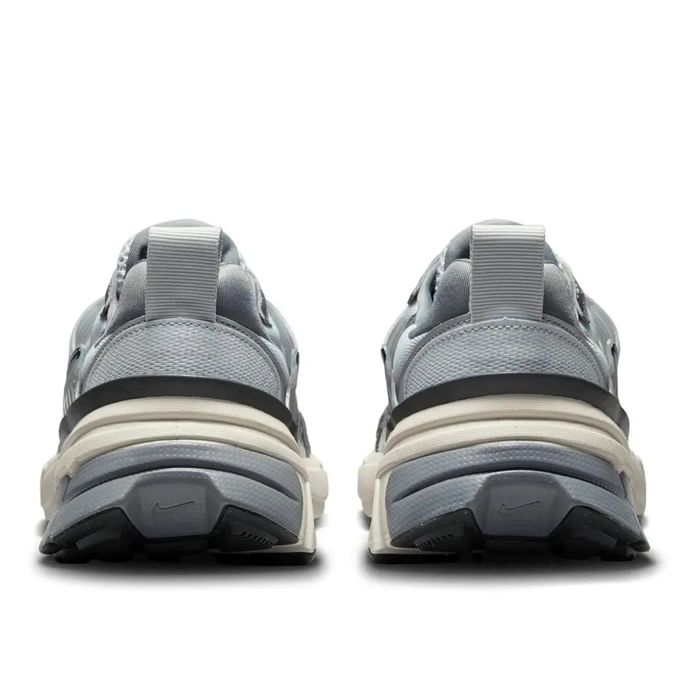 Nike V2K Running Wolf Grey görsel 3