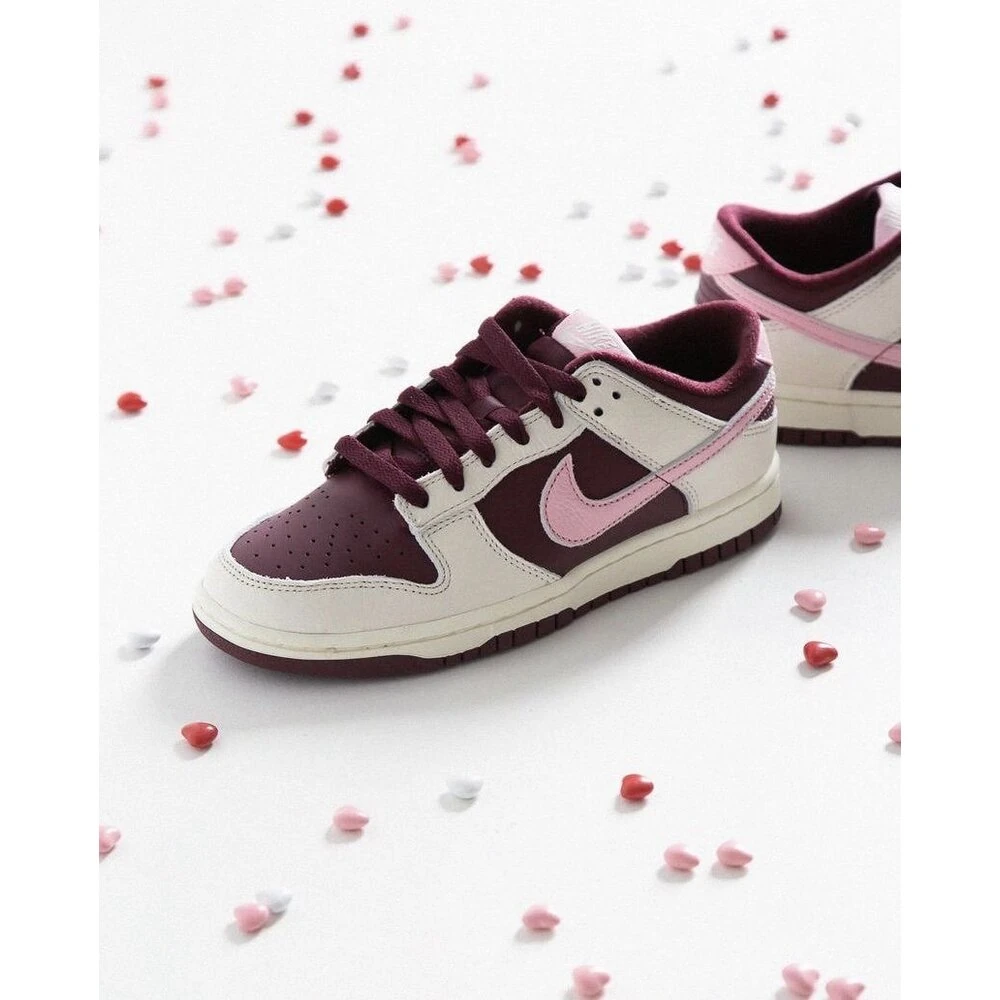 Nike SB Dunk Low “ Valentines Day “